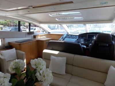 Carine Yachts - Luxury Yacht Brokerage | Sunseeker Predator 72 2007 | Photo 18